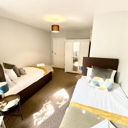 South Cliff With Garden Apartment *