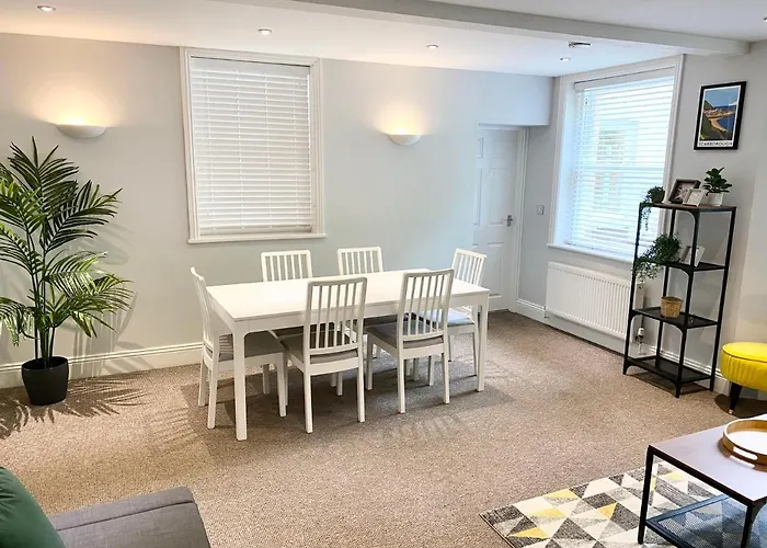 South Cliff With Garden